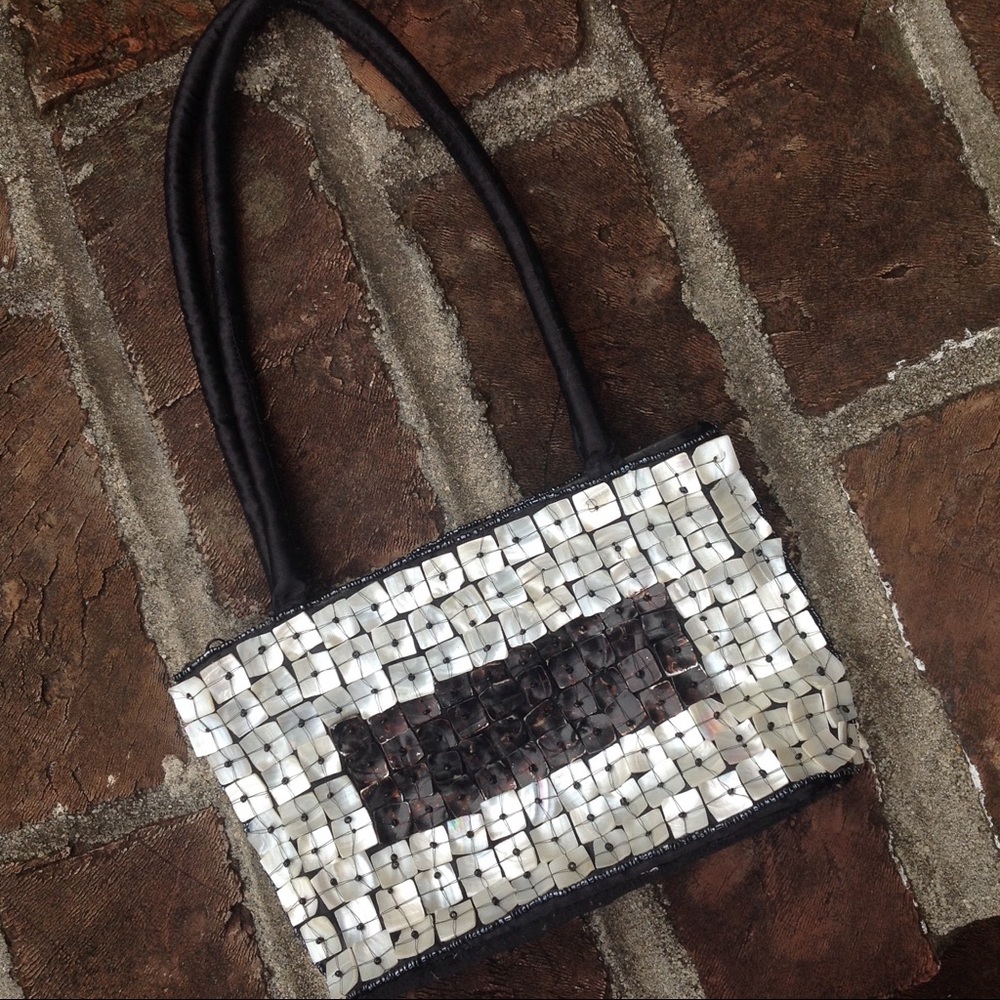 Black and white shell mini purse
